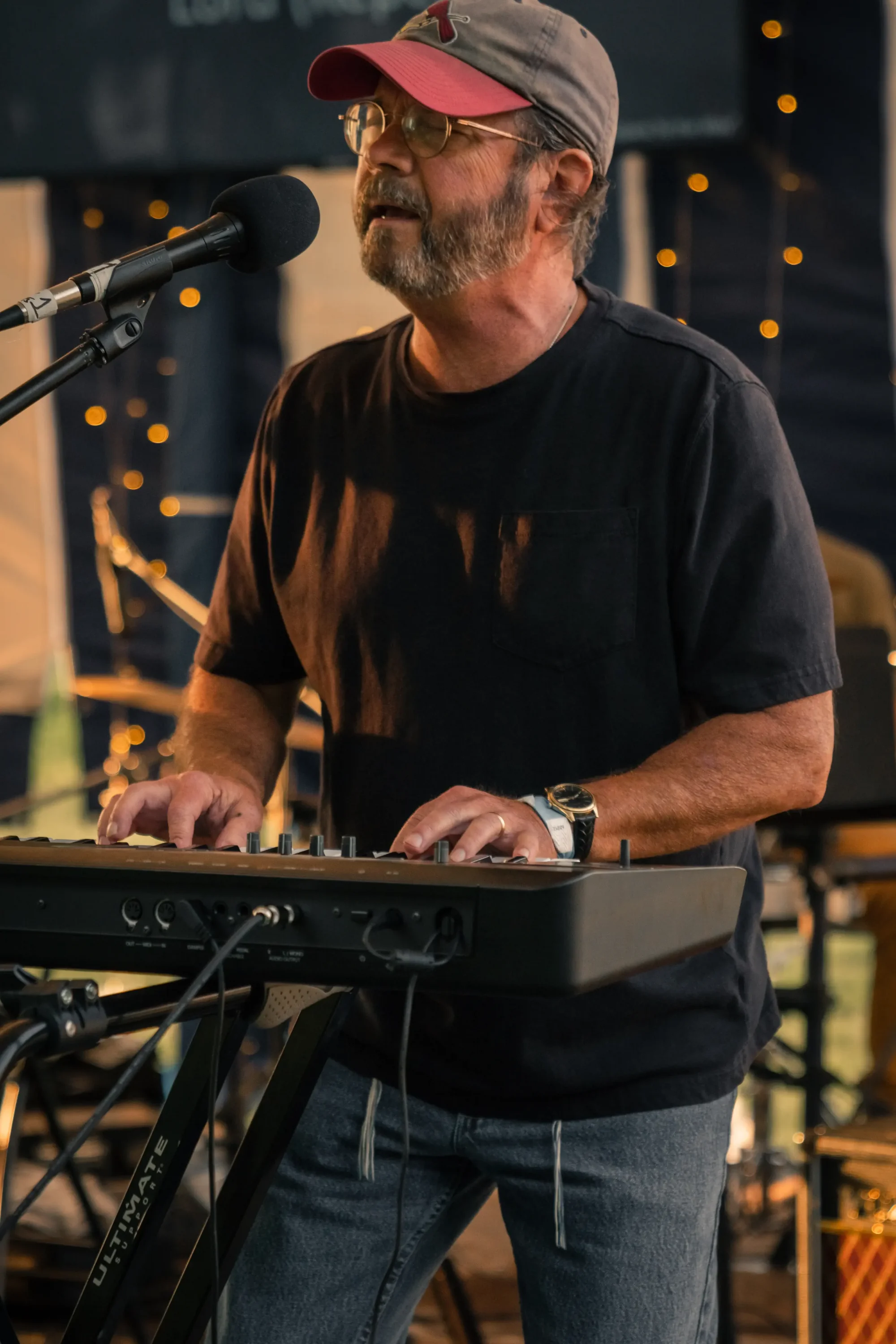 Brad Scott playing keyboard at Proclaim 2019